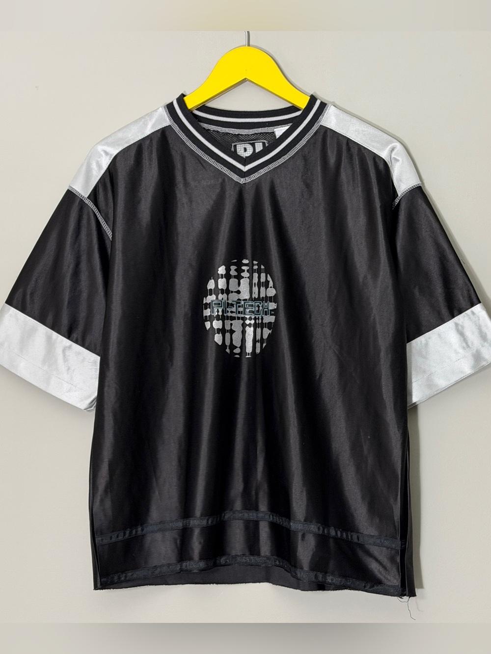 90s black & white PI Tech sportswear jersey Size M